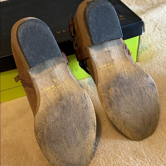 Shoes - Picture 2 of 5